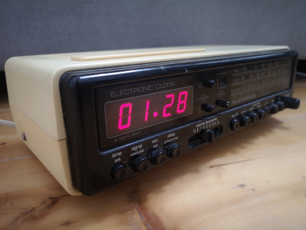 Vintage Radiowecker Telefunken Digitale 200 Electronic Clock