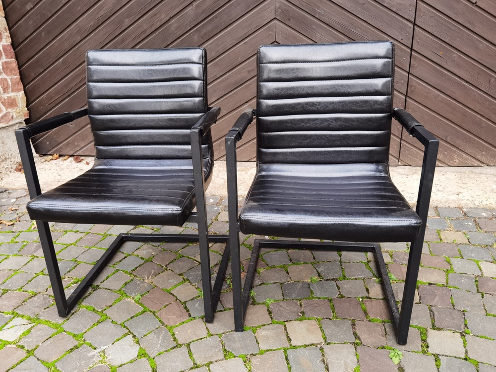 4x Schwinger-Stühle schwarz Preis pauschal