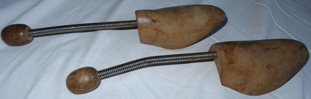 SS2 Schuhspanner Holz Spiralfeder Gr.39-40  3 Echtholz benutzt noch gut erhalten Schuhe Spanner
