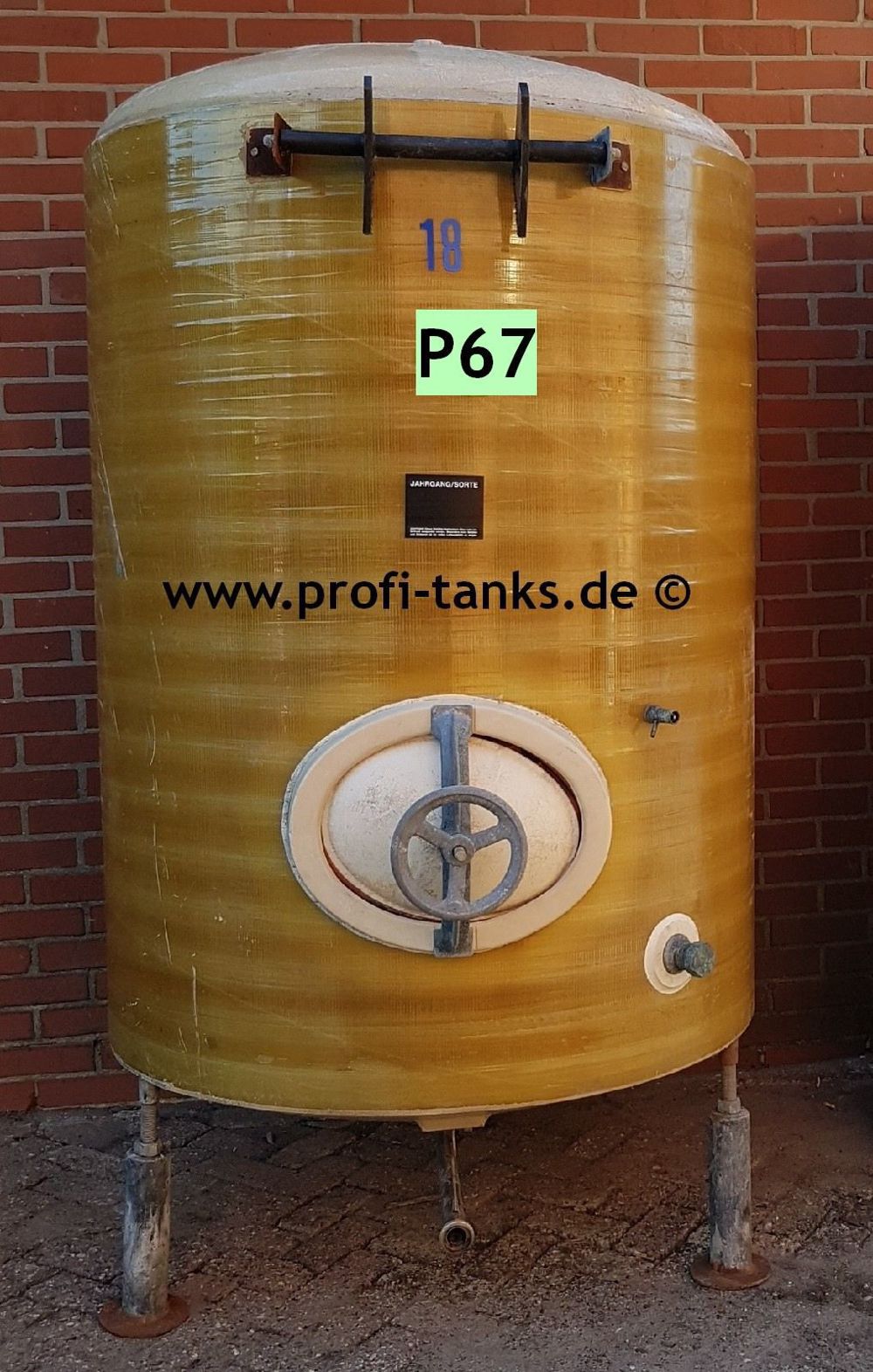 P67 gebrauchter 2100L Polyestertank GFK-Tank Lagerbehälter Wassertank Futtermittel Regenauffangtank