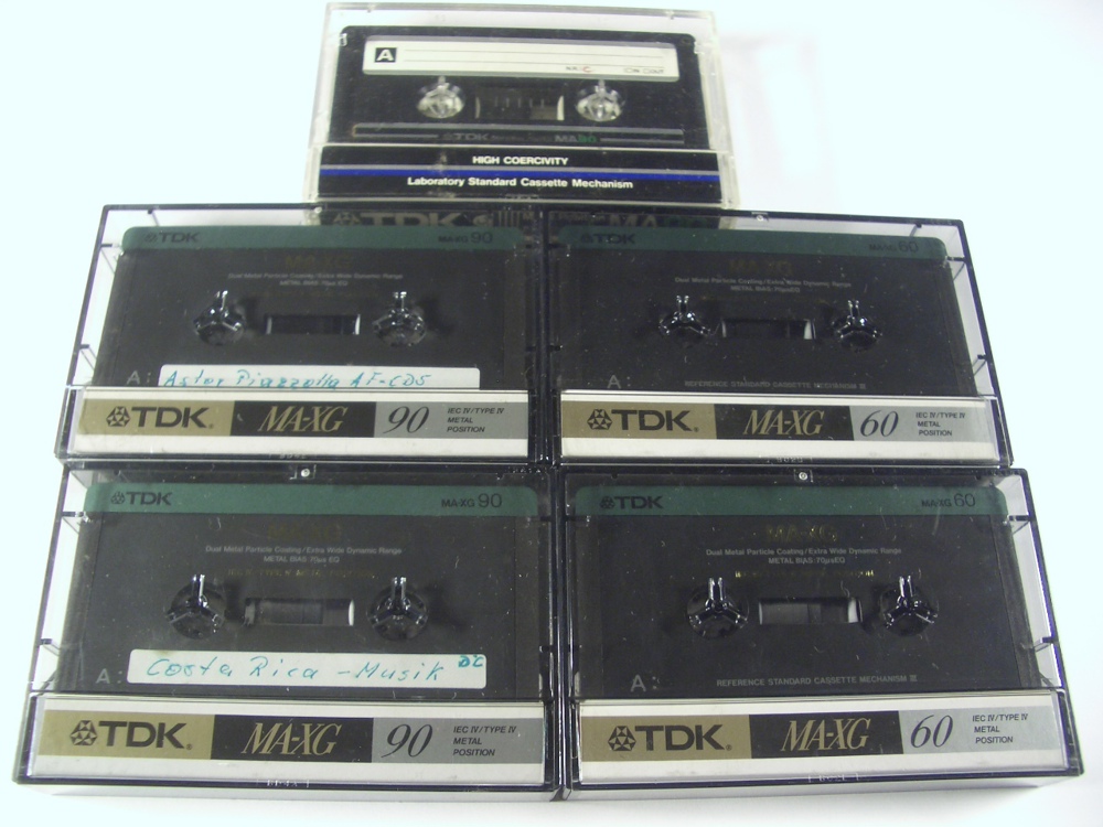 Metall Musikcassetten: 4x TDK MA-XG und 1x TDK MA-X (Metal Cassetten, Type IV)