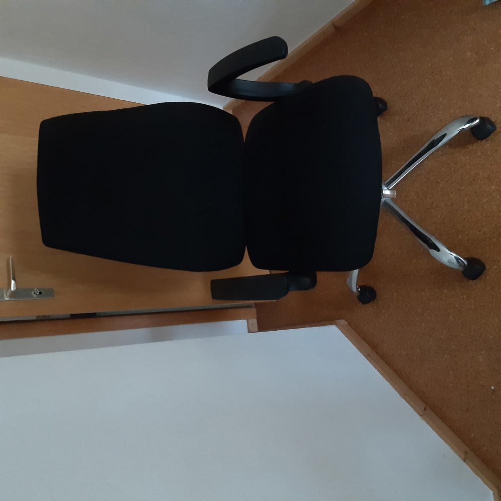 Schreibtisch mit Stuhl zu verkaufen 