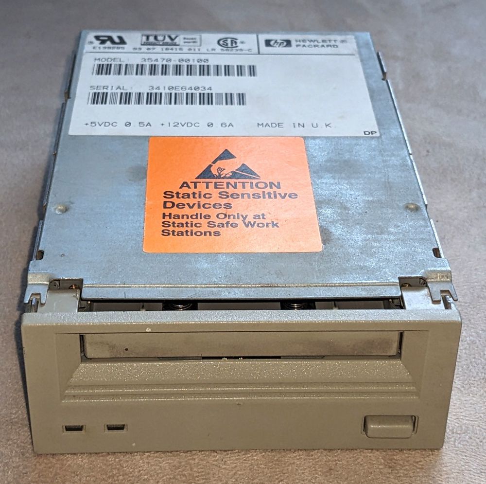 HP 35470-00100 1 2GB 4mm DDS-1 Internes SCSI Tape Drive, 3.5"
