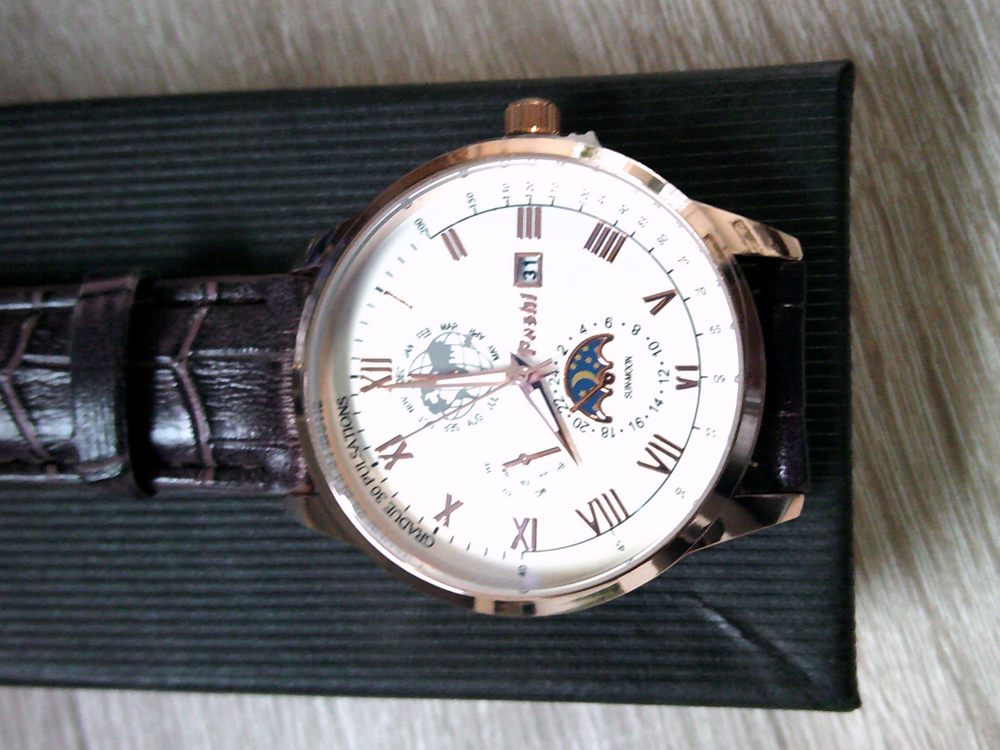 Verkaufe diese schöne Uhr "Neu unbenutzt