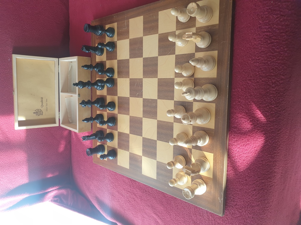 Schach Brett +Figuren+ Kiste