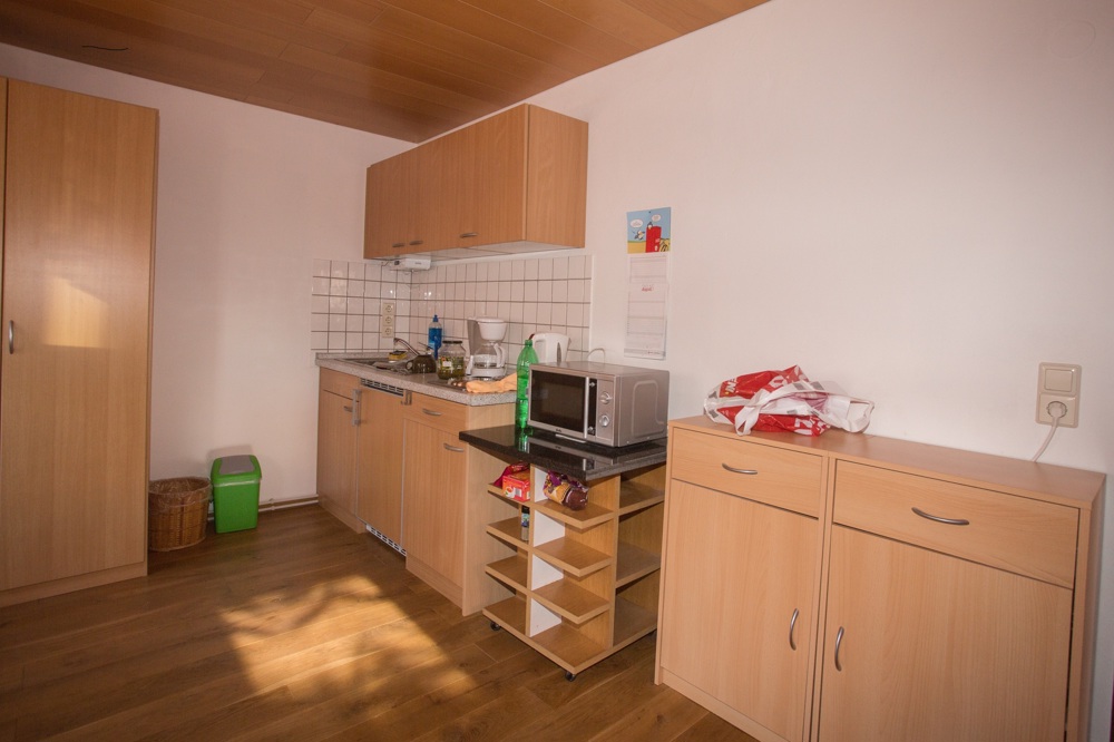 Zimmer mit Miniküche  Wohnen auf Zeit keine Haustire