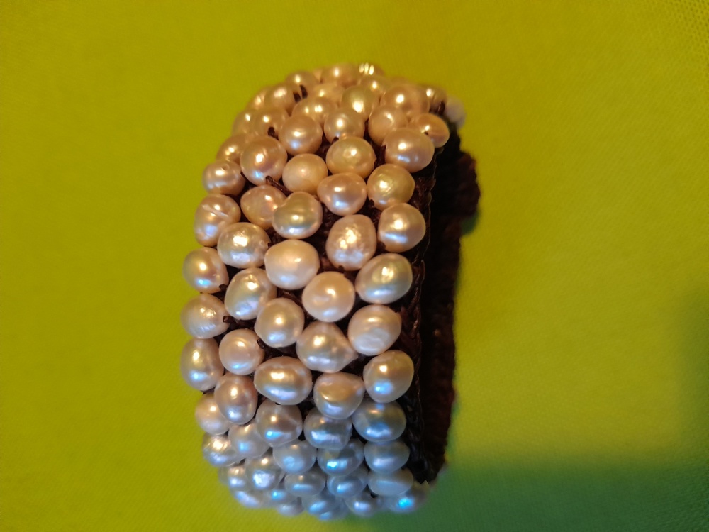 Schmuck: Verkaufe Armband mit echten weissen Perlen 