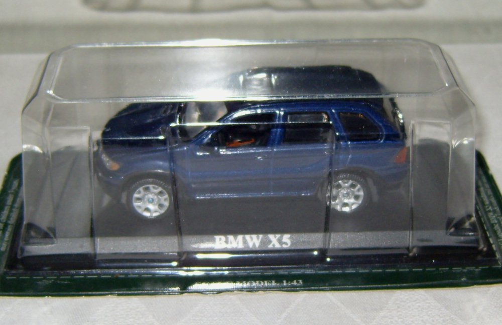 BMW X5 E53 Modell dunkelblaumetallic limitierte Auflage originalverpackt in 1:43 BMW X5 E53 Modell dunkelblaumetallic limitierte Auflage originalverpackt in 1:43