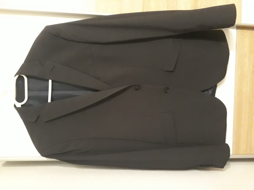 Jacket schwarz, Abschlussball, Konfirmation, Kommunion... einmal getragen, Gr. 48