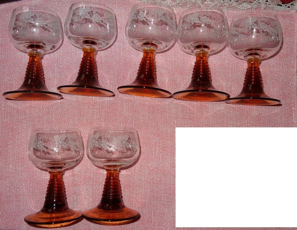 HP Trinkglas Weinglas 5 (+2 Weinrömer 0,1l Piffche mit Weinlaub brauner Stiel gut erhalten 