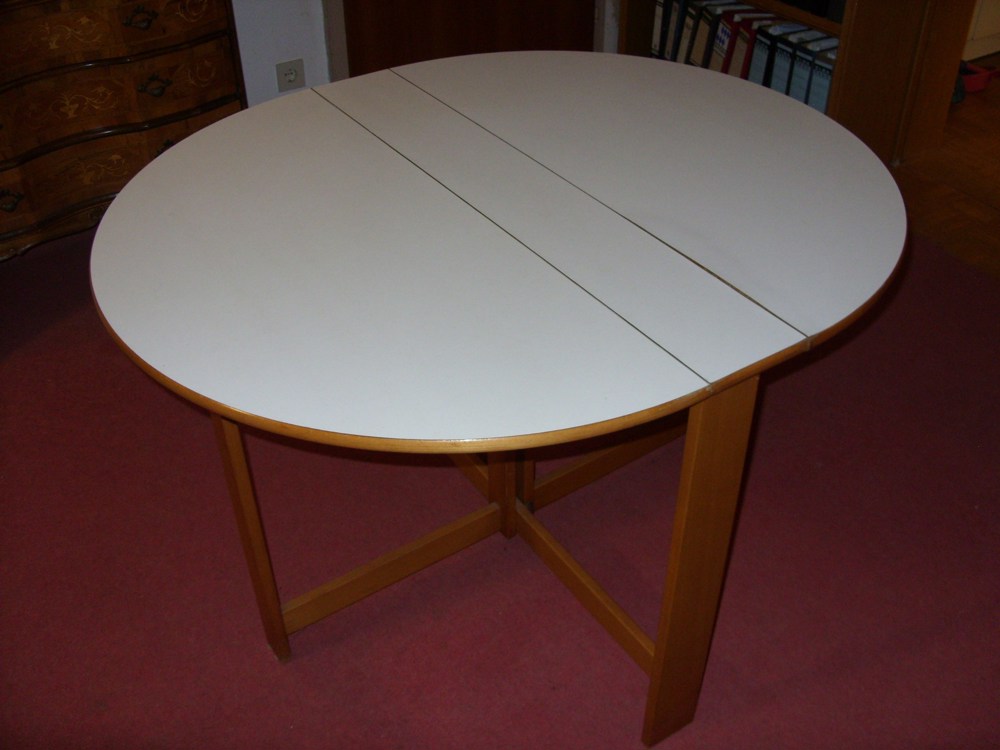 Tisch weiß oval 115 x 100 cm zusammenklappbar