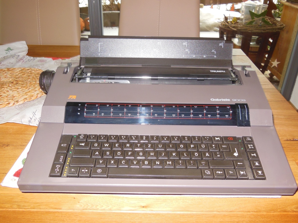 El. Schreibmaschine TA Gabriele 9009 Typ: EF