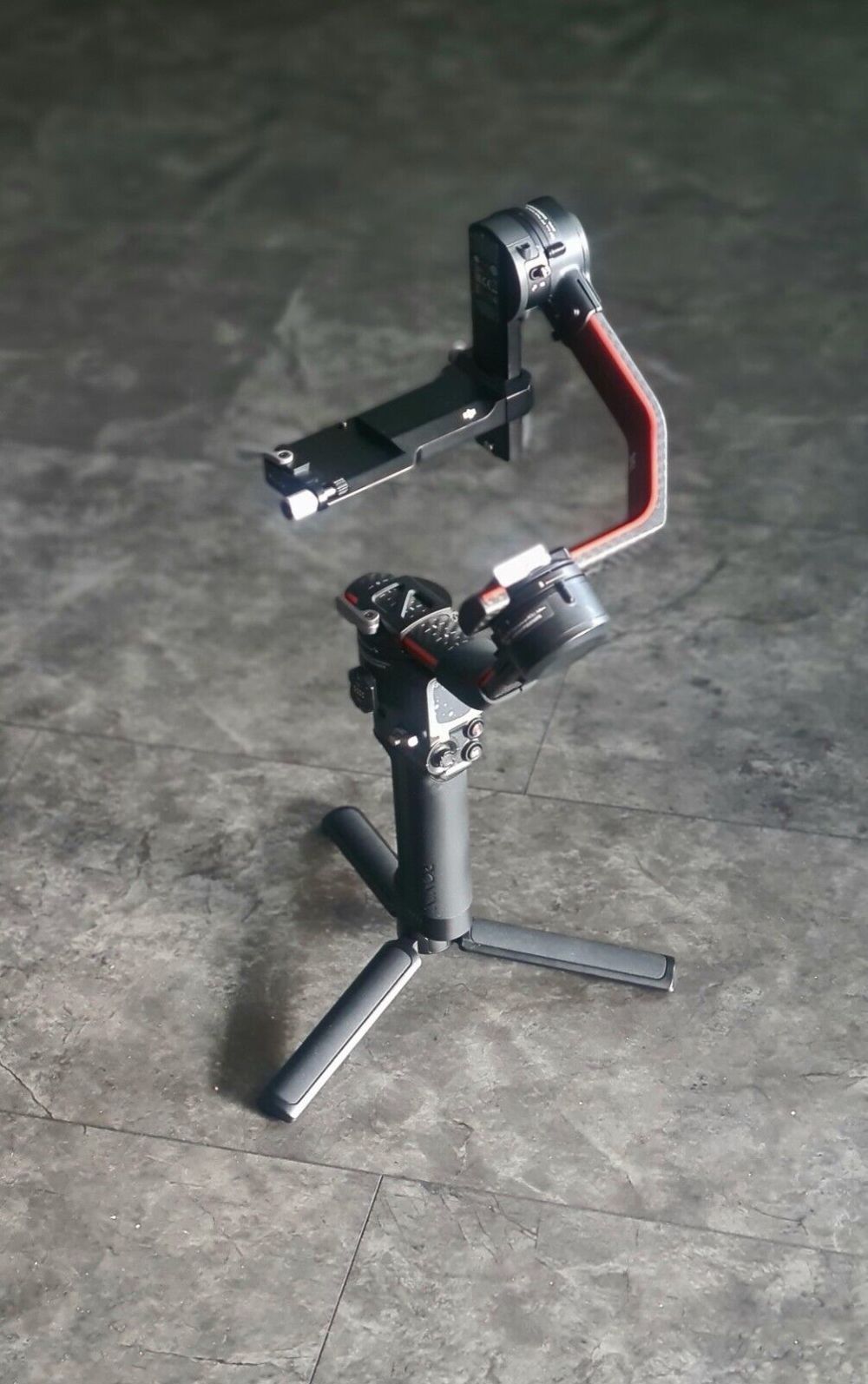 DJI RS2 - 3-Achsen Gimbal Stabilizer - professionelles Kamerarig 