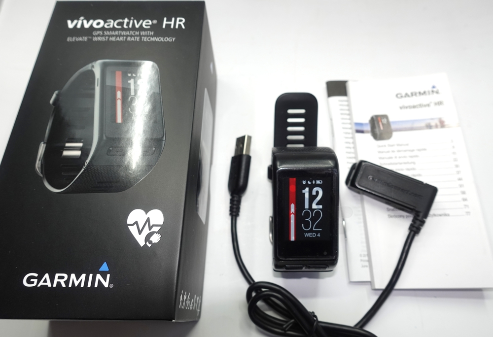 GARMIN Vivoactive HR - GPS Smartwatch Klassiker *TOP in OVP*
