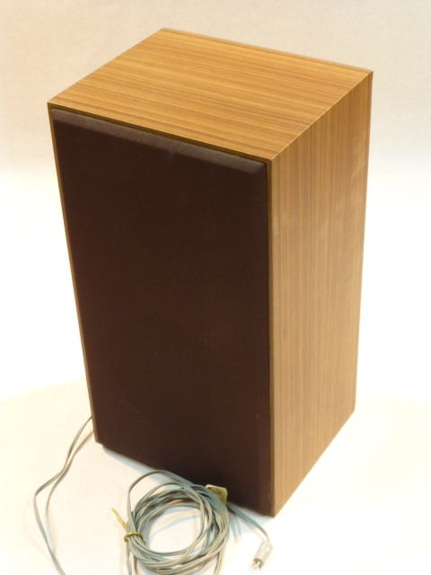 HiFi-Lautsprecherboxen und Receiver Schneider 