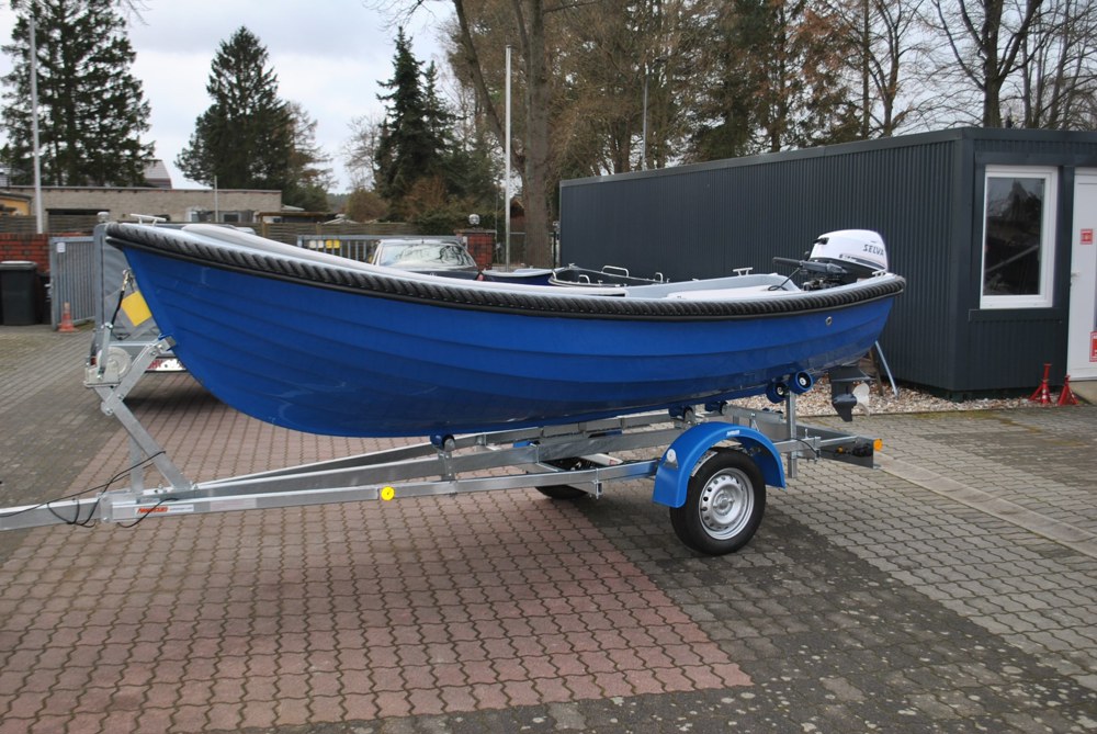 Motorboot mit  15PS Führerscheinfrei Trailer Polsterset Neuwertig