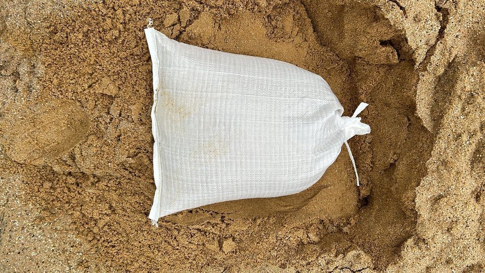 1x Hochwasser Sandsack 40 x 60 cm mit 20 kg Sand gefüllt