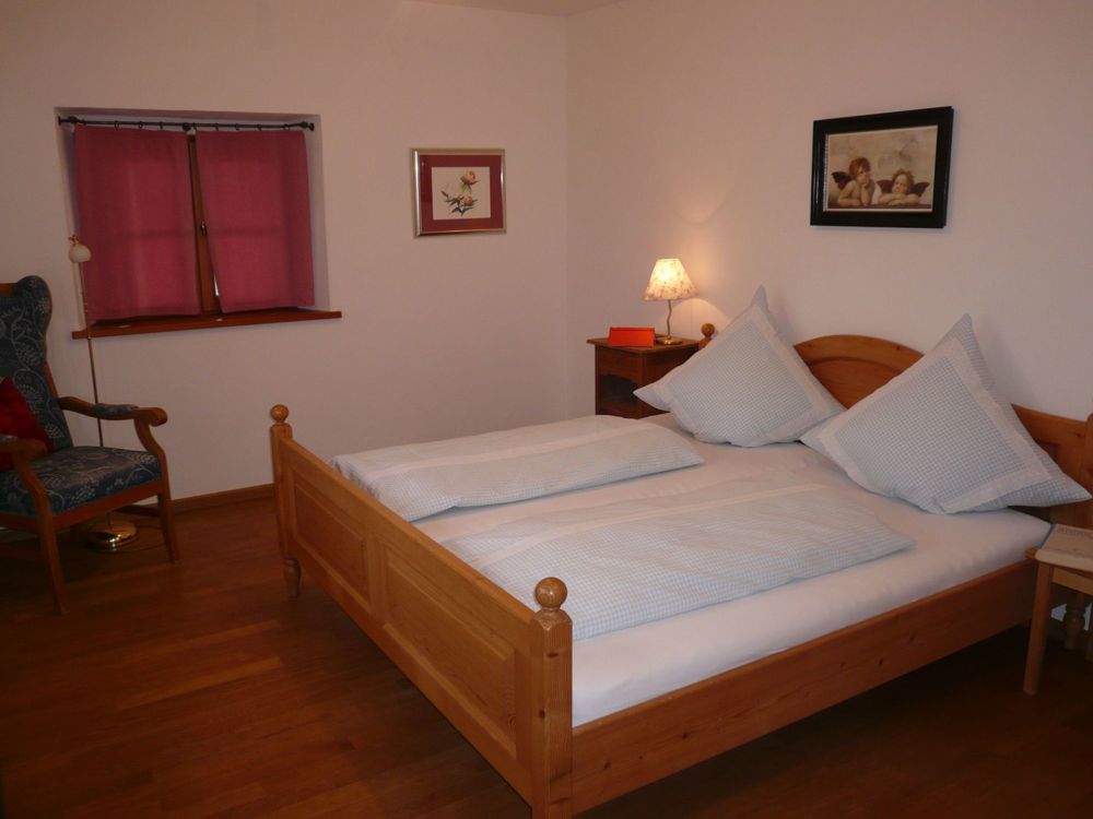 Doppelbett - Ehebett aus Holz  180 x 200 cm