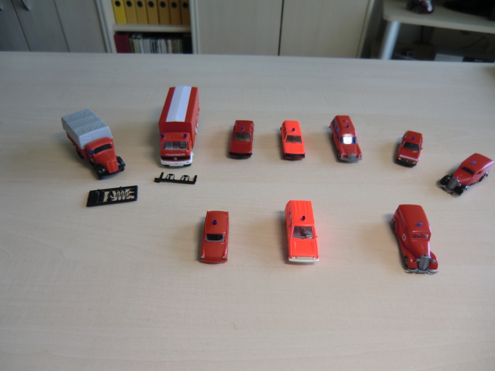 10 Feuerwehr-Modellfahrzeuge Maßstab 1:87 ; Diverse Hersteller