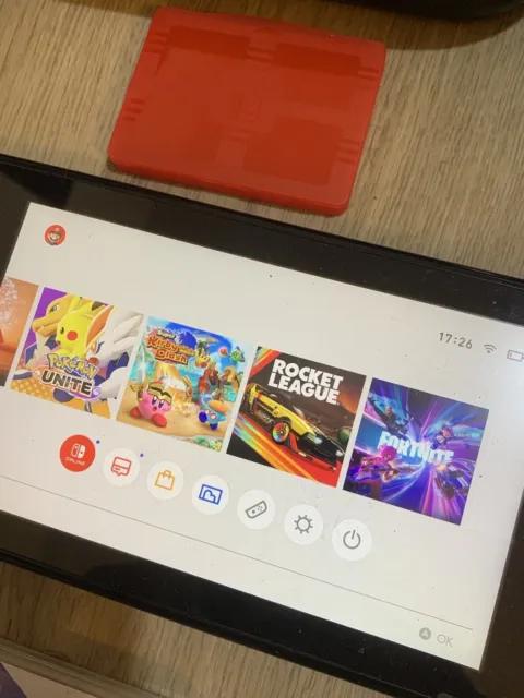 Nintendo Switch + 11 Spiele + Tasche + Pikachu-Controller
