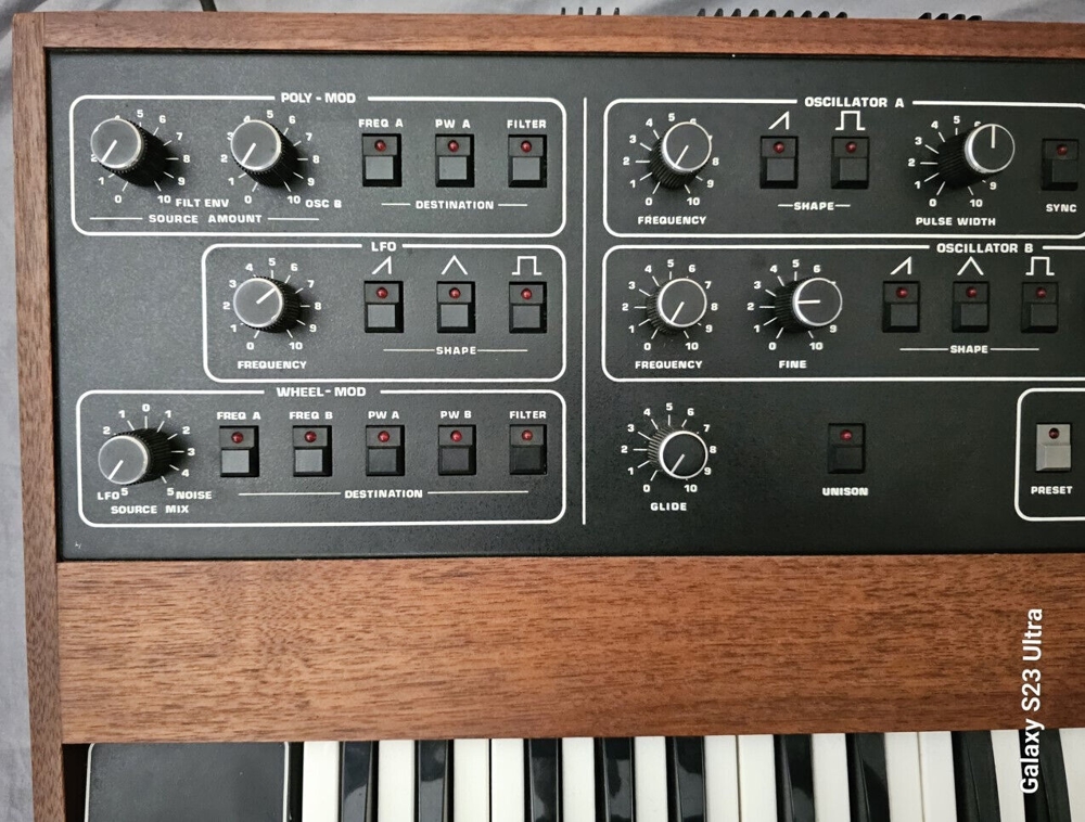 sequential circuits prophet 5 rev 3.3 synthesizer (midi120 progr.)