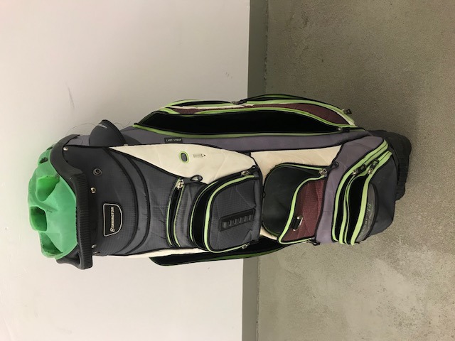Golfbag von Bennington mit Silentfächern für die Schläger (14 Fächer) und viele Taschen