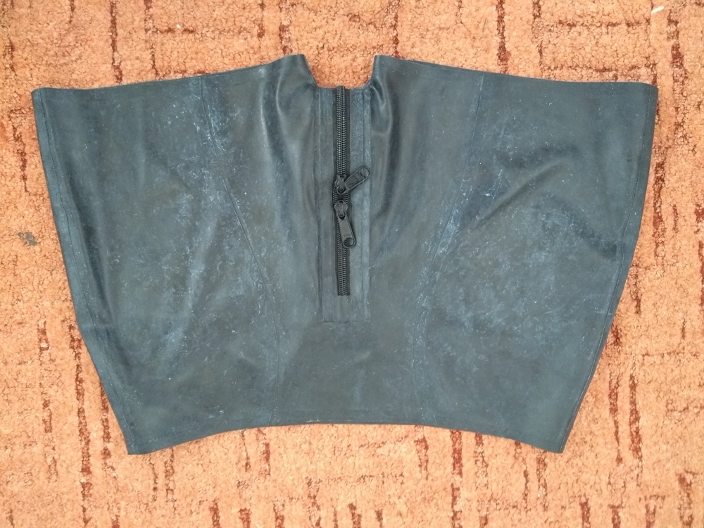 Latex Rubber Shorts Hose schwarz 0,4mm Gr. S-M mit Doppelzipper female