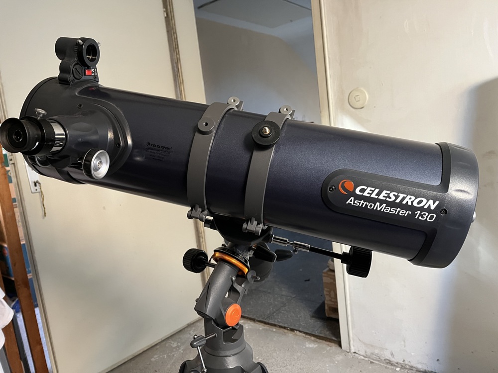 Telescope : Celestron AstroMaster 130