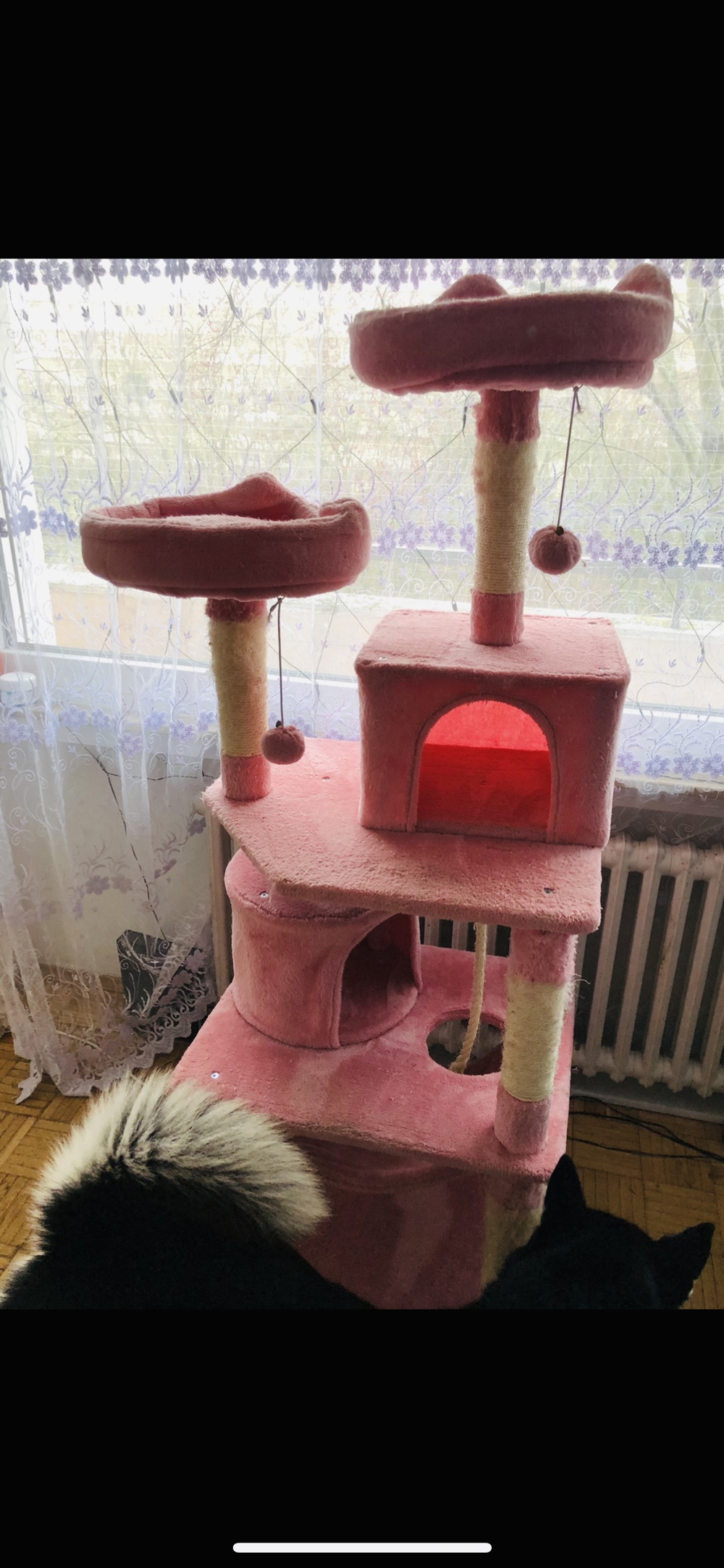 Kratzbaum für Katzen rosa