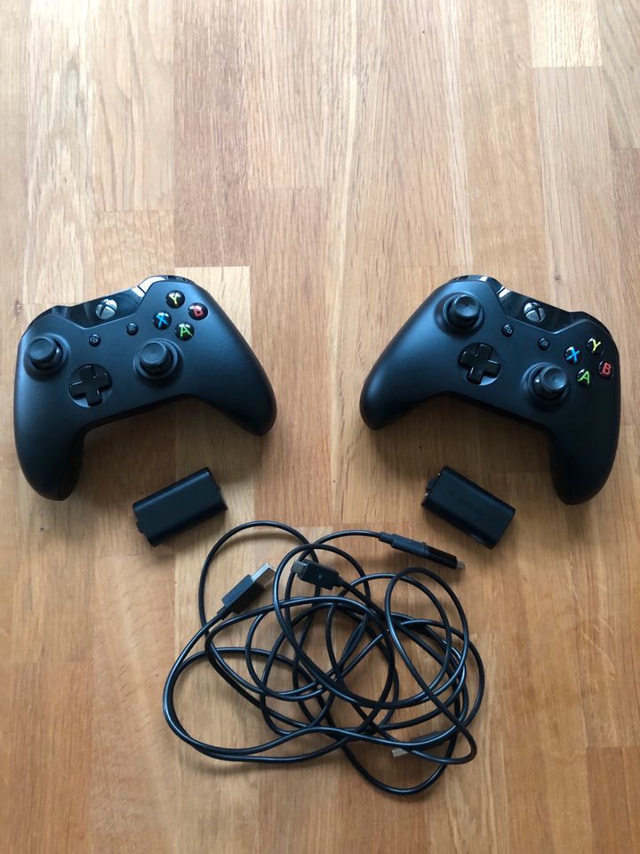 2 Xbox One Controller