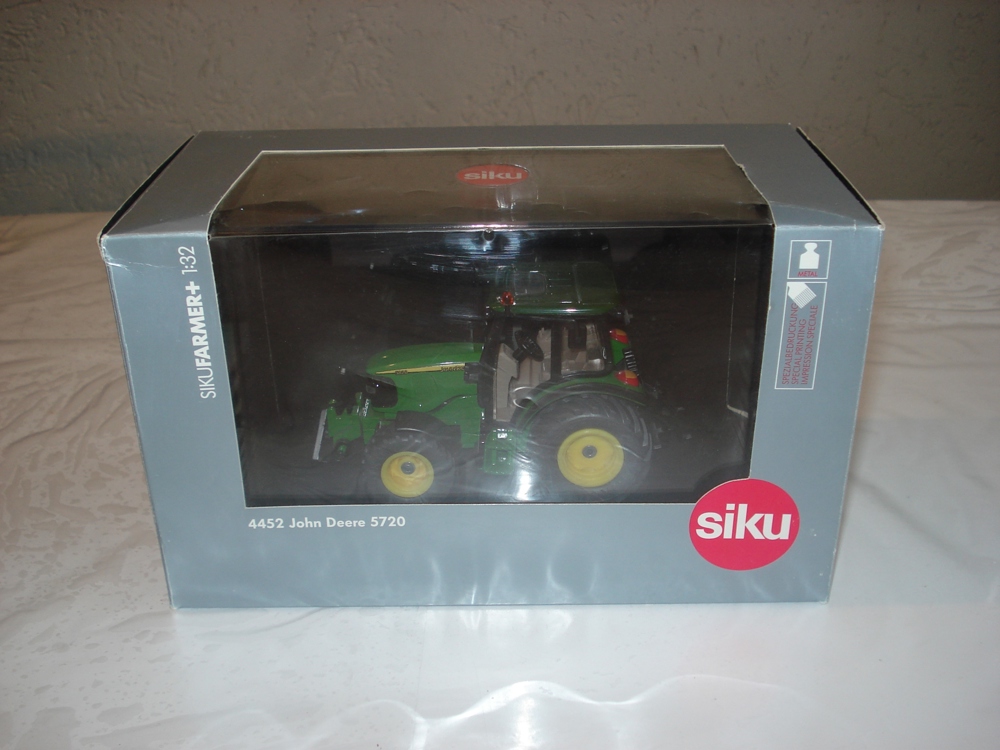 Verkaufe aus Nachlass Siku Farmer + 4452 John Deere 5720 Traktor neuwertig OVP