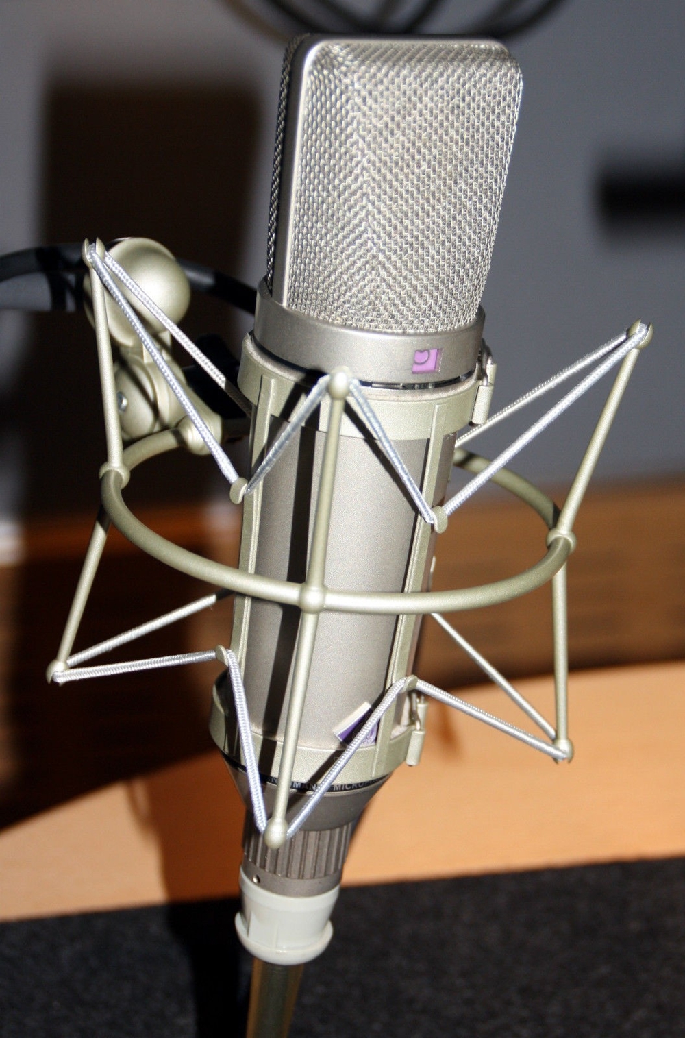 Neumann U87 Condenser Studio Mikrofon Microphone in dream condition Serial 9697