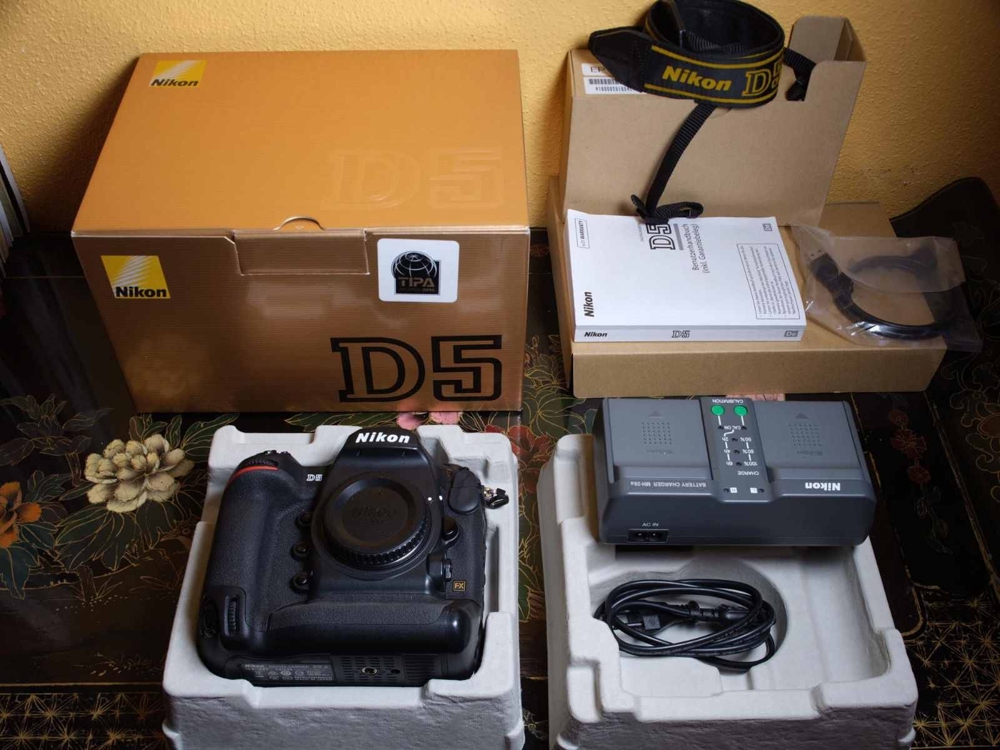 Nikon D5 XQD Version, wie fabrikneu, 2260 Auslösungen, Kauf 9.8.2016, OVP, Gar