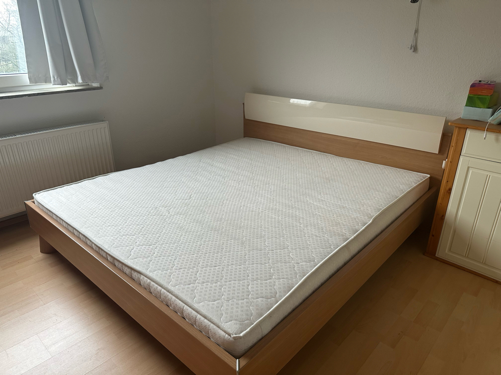 Schlafzimmer 180x200cm mit Matratze Hochglanz Weiß ohne Lattenrost