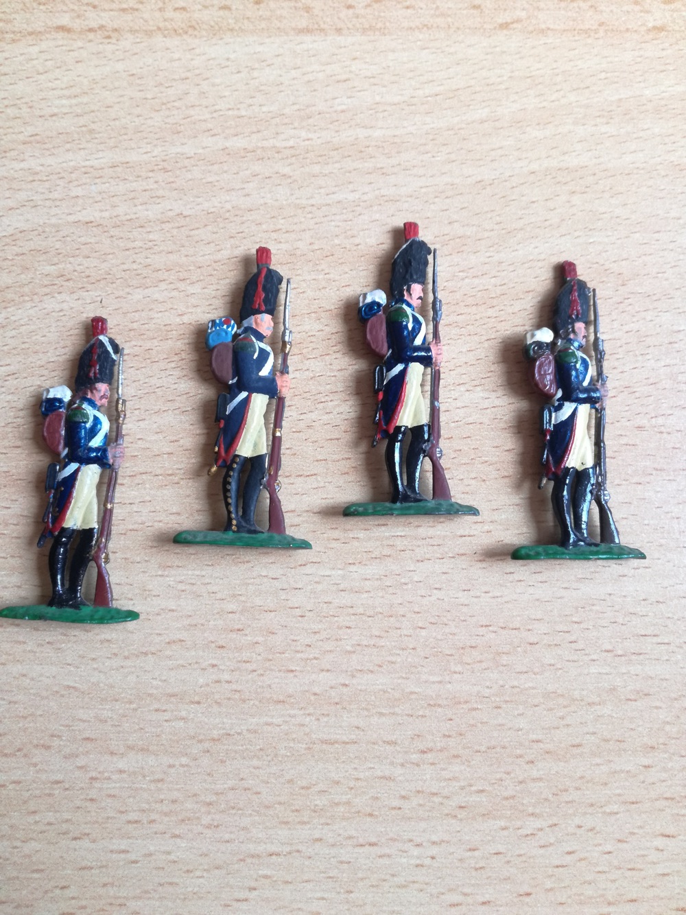 4 Zinnsoldaten, Französische Gardejäger, fein und authentisch bemalt von 1790-1815, Maßstab 1:32