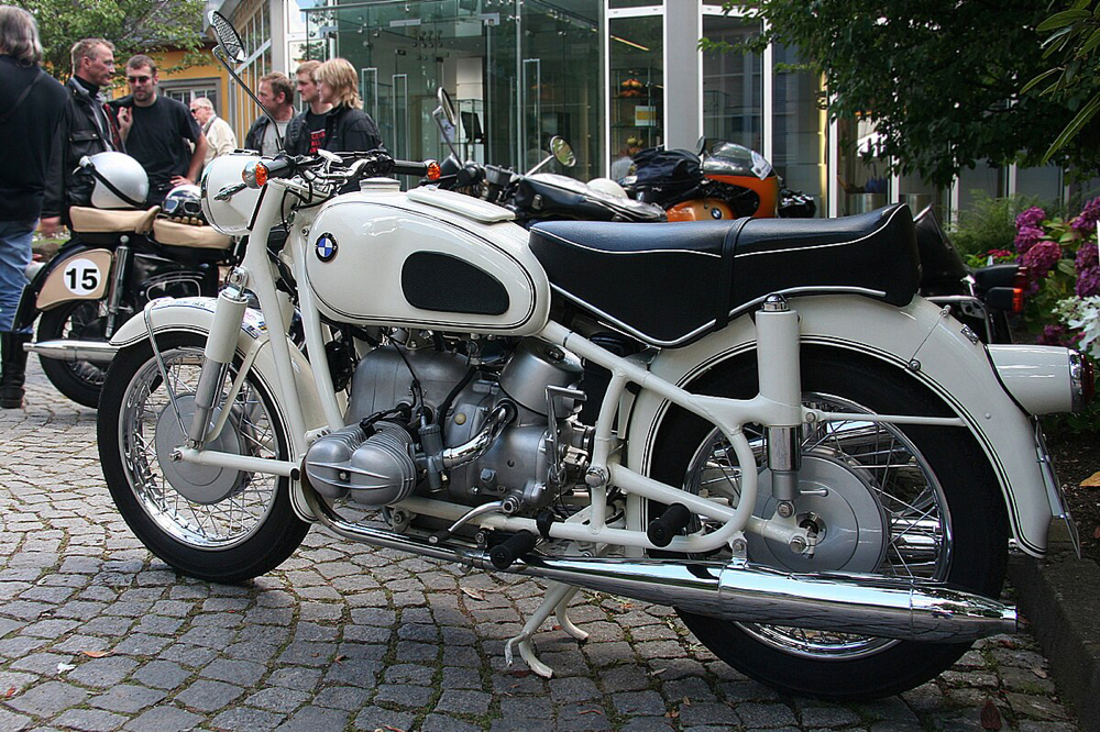 Suche Oldtimer-Motorräder und Sammlungen