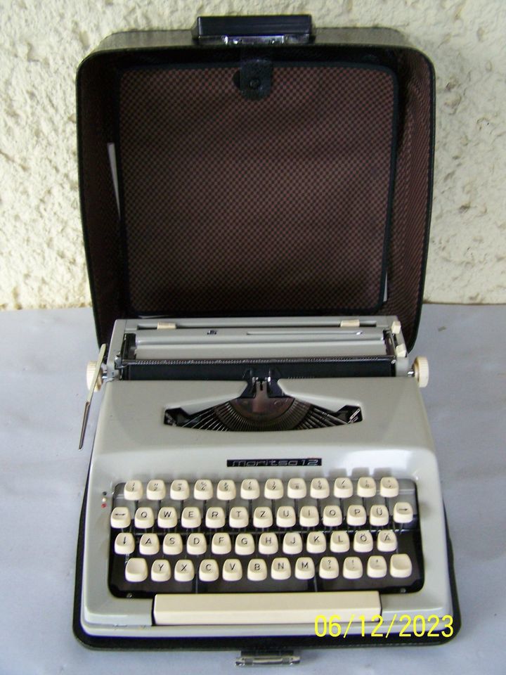 1971 DDR   Bulgarien Reiseschreibmaschine Schreibmaschine Kofferschreibmaschine MARISA Antik Alt