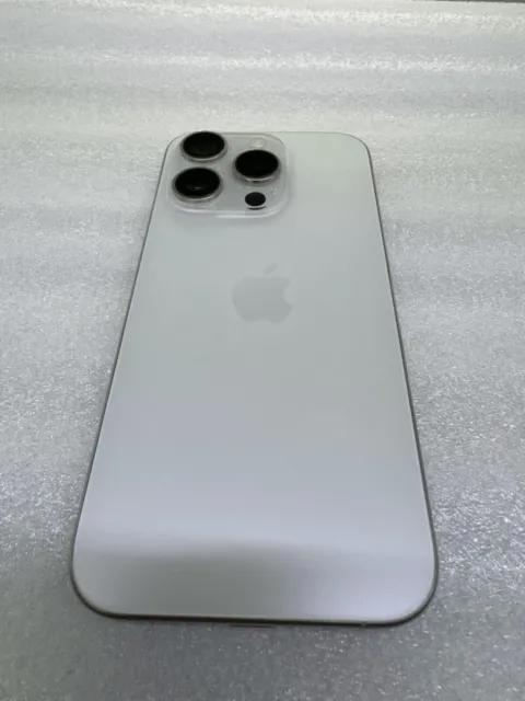Apple iPhone 15 Pro   128 GB   Weißes Titan (entsperrt)