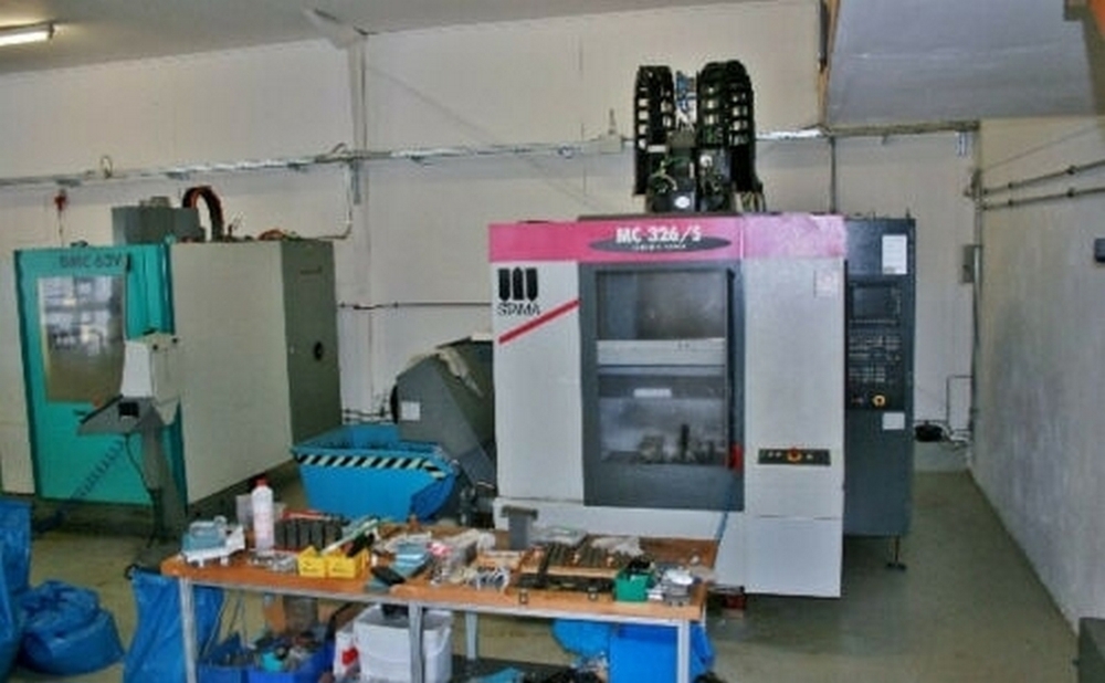 CNC-Bearbeitungszentrum STAMA MC 326S