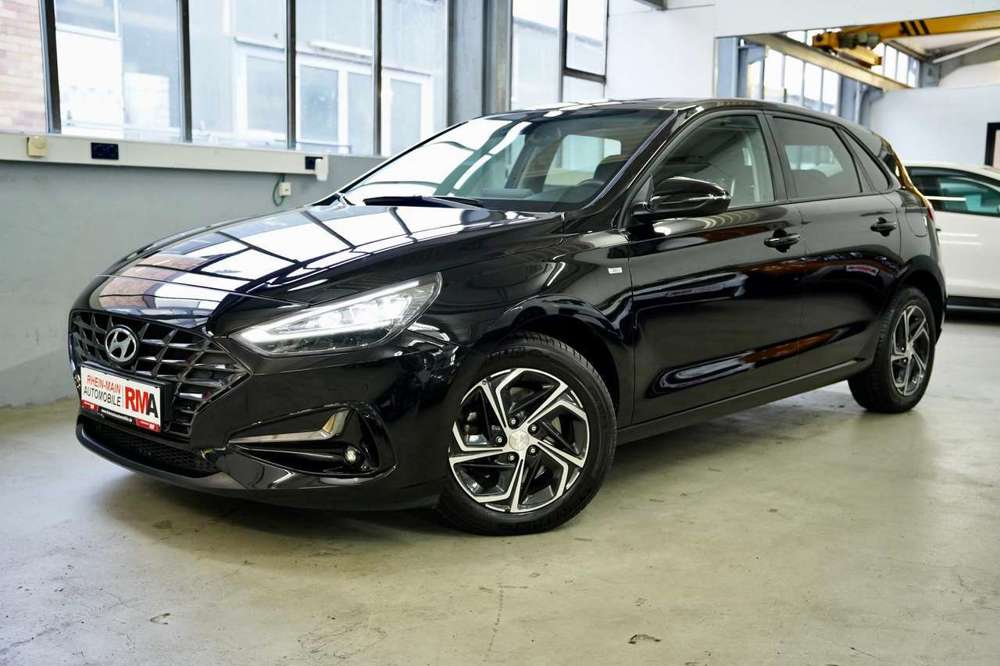 Hyundai i30 Intro Edition+PANO+KAMERA+NAVI+LED+APPLE+SHZ