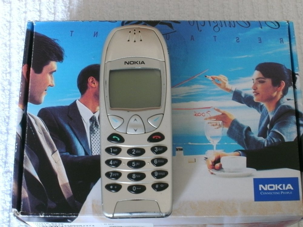 Nokia 6210 Handy mit Original Verpackung und Zubehör.
