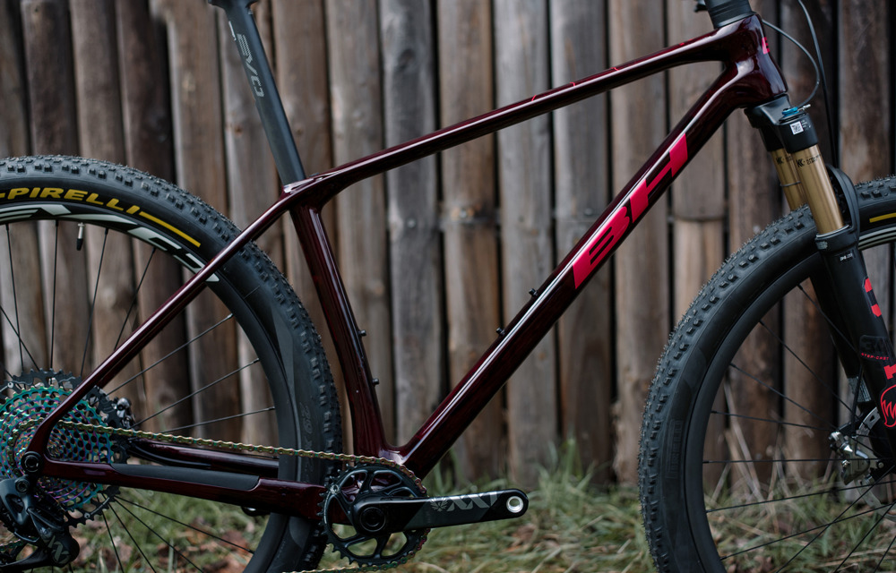 BH ULTIMATE 7.7 Mountainbike Fahrrad schwarz-rot NEU - Originalverpackt!