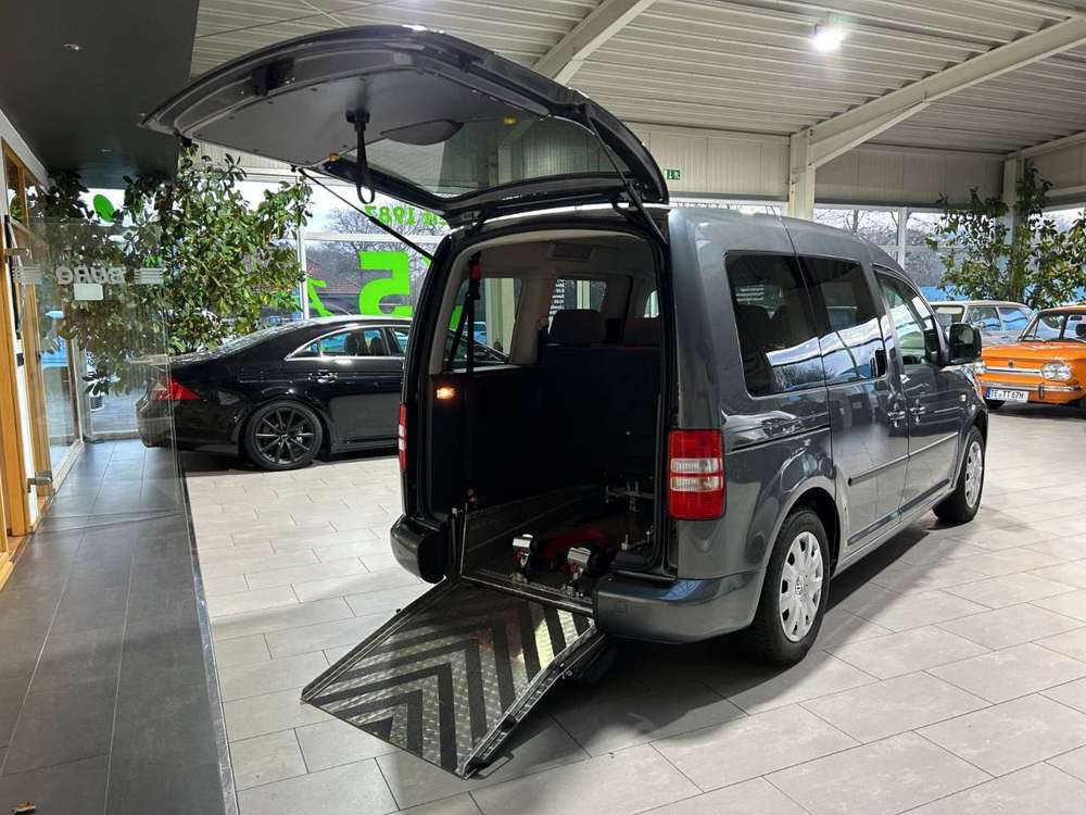 Volkswagen Caddy Behindertengerecht Rollstuhlrampe