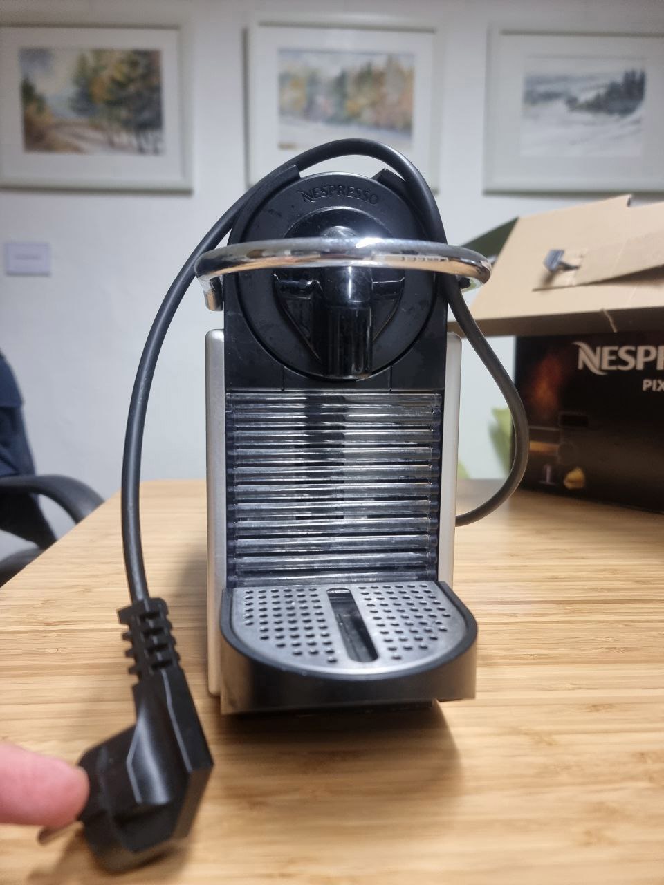 Premium Nespresso Pixie Kaffeemaschine