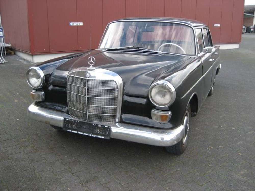 Mercedes-Benz 200 Heckflosse 1965 W110 200 D