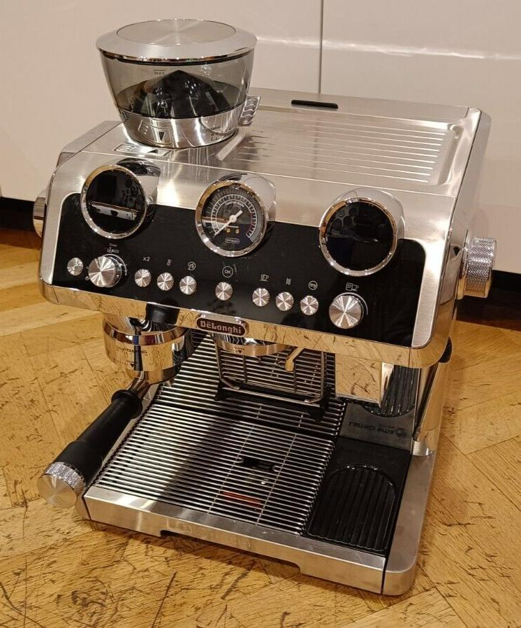 Kaffeevollautomat DeLonghi EC9865.M La Specialista Maestro Heiß & Kalt Bohne zu Tasse Kaffeemaschine