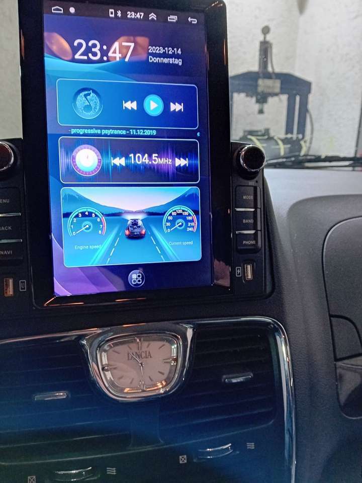 Lancia Voyager 7 Sitze, Leder, Android,Apple Apps, AHK