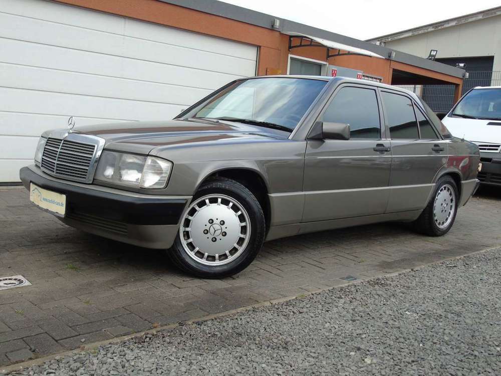 Mercedes-Benz 190 2 L*AHK*AUTOMATIK*ALUFELGEN*TÜV NEU*OLDTIMER...