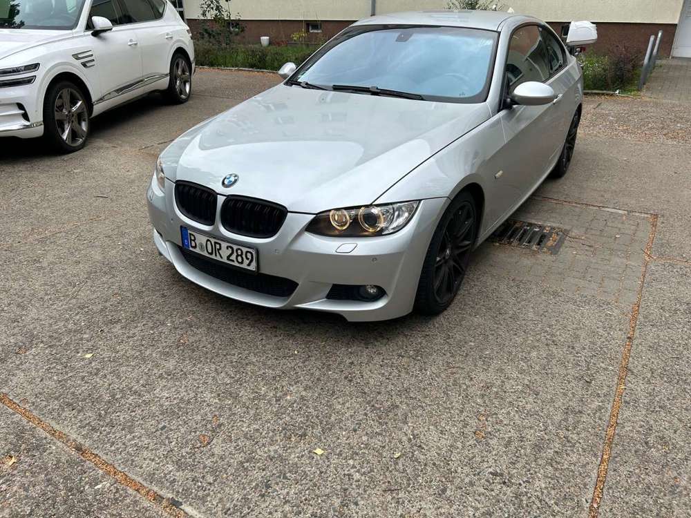 BMW 320 320i Coupe