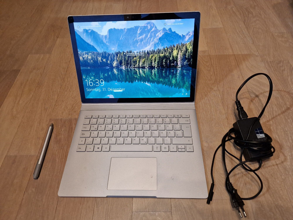  Microsoft Surface Book 13,5" Intel Core i7 2,60 GHz 8 GB silber **